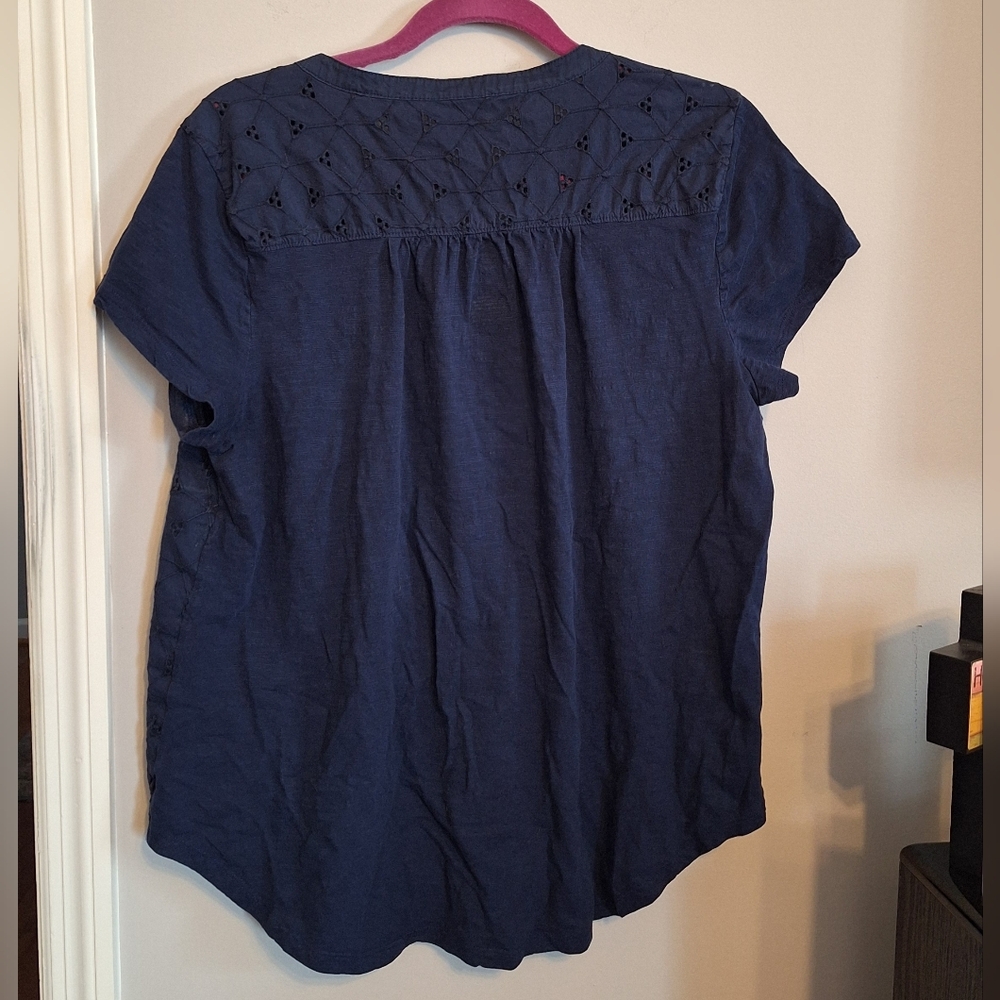 St. John's Bay Dark Blue Eyelet Lace Short Sleeve Top - Picture 2 of 8